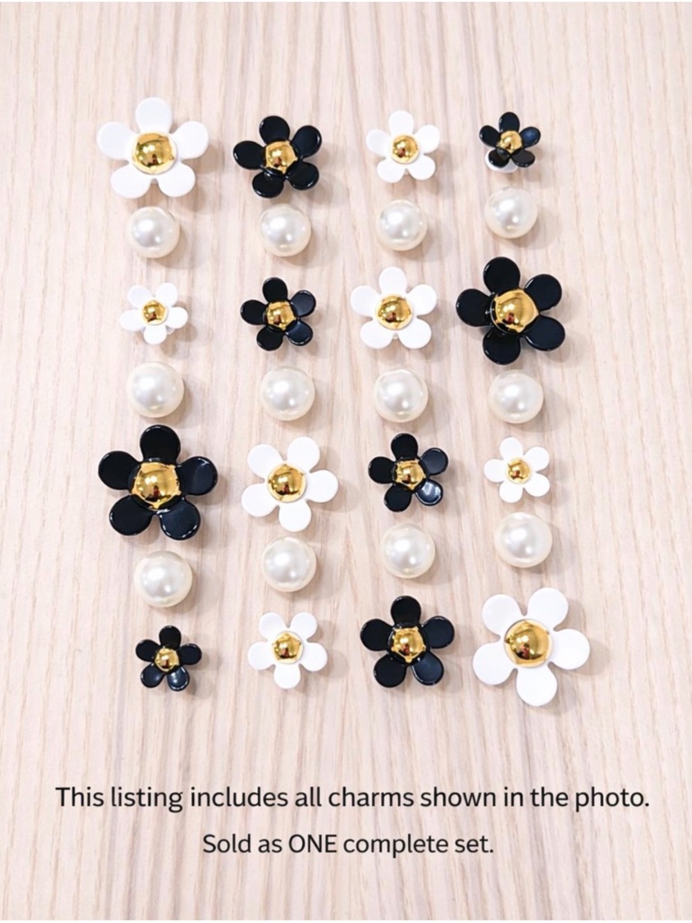 Daisy Shoe Charm Set - 38 Pieces - Picture 3 of 4